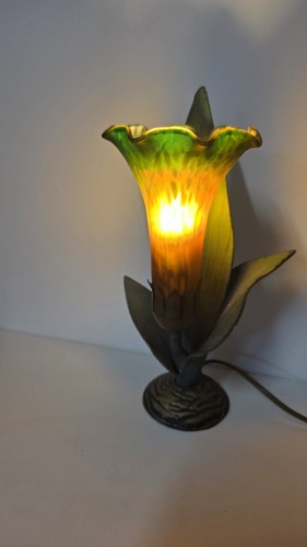 Vintage tiffany style - vintage, lily