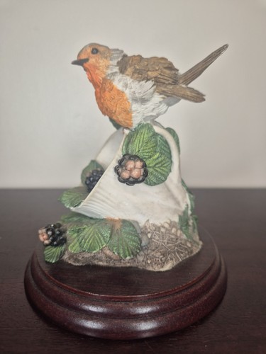 Border fine arts robin - border,
