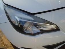 13 VAUXHALL ASTRA GTC 2.0 SRI OFFSIDE FRONT HEADLIGHT UNIT 11-18 BREAKING CAR