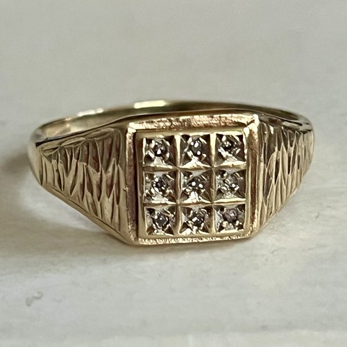 9ct gold diamond ring 67g - diamond,