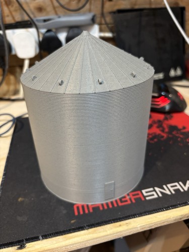 Siku britains diorama silo bin - silo,