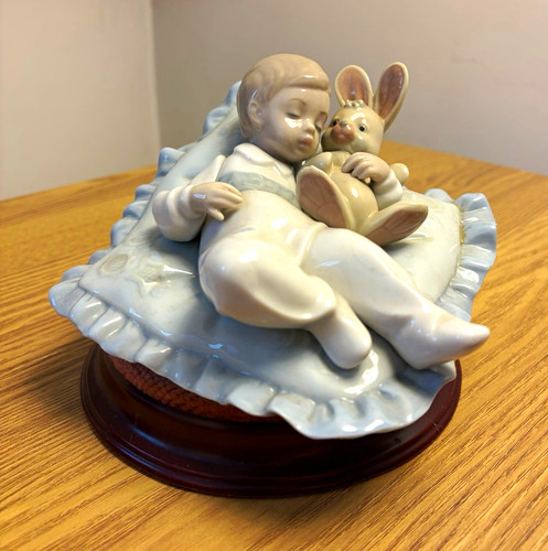 Lladro taking snooze - a, snooze”