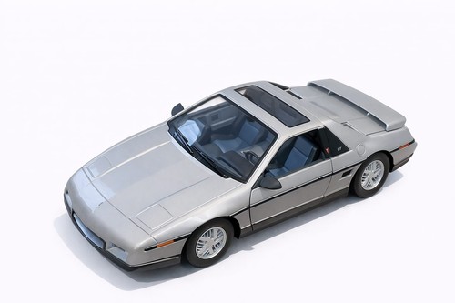 Scale pontiac fiero gt - 1:18,