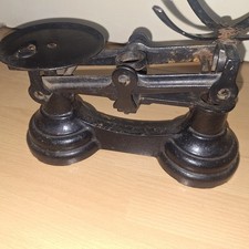 Vintage Kitchen Weighing