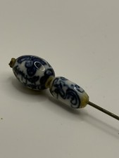 VINTAGE CERAMIC HAT PIN (956)