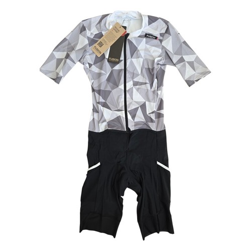 Fusion pace two tri - fusion, suit