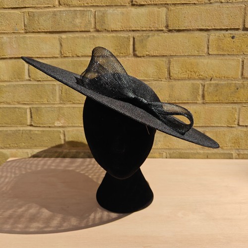 Black large fascinator - large,