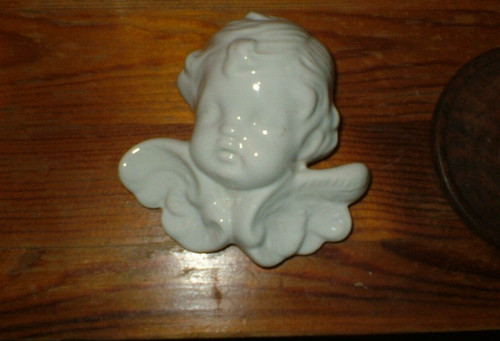 Vtg pretty white ceramic - -,