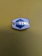 VESPA White ENAMEL LAPEL PIN BADGE CAP BADGE