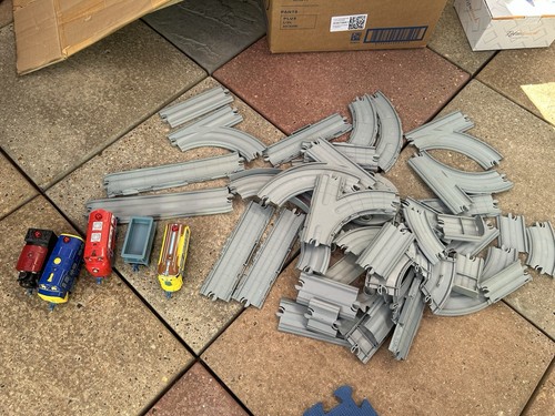 Chuggington train set with 3 - chuggington,