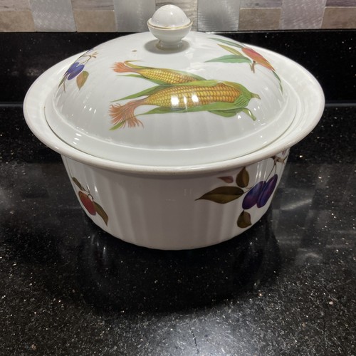 Royal worcester lidded round - lidded,