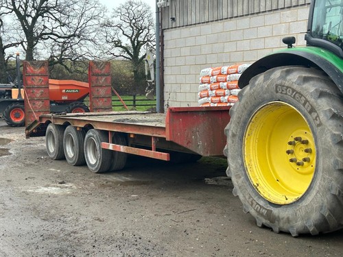 Tri axle low - axle, loader