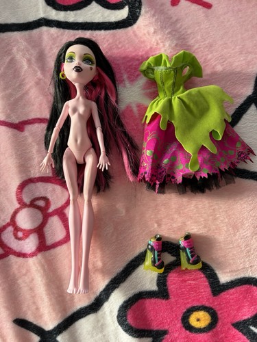 Monster high draculaura snow - draculaura,