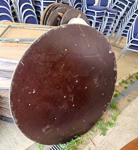 Round banqueting table - banqueting,