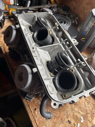 Honda super magna carburettors - honda,