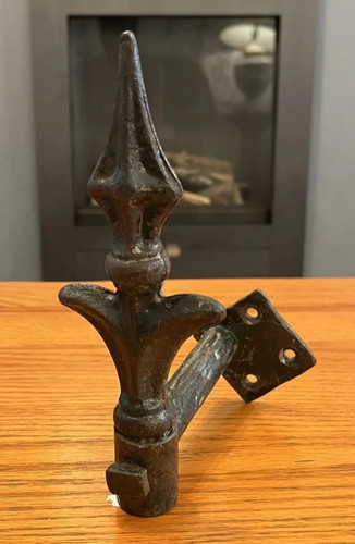 Vintage fleur lis cast iron - vintage,