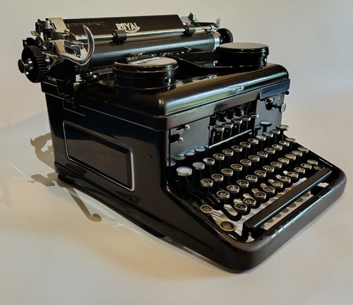 Vintage 1934 royal - royal, h