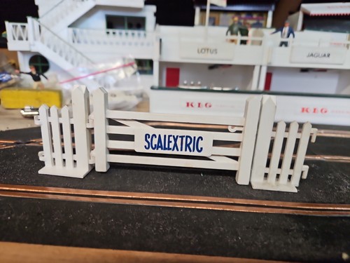 Scalextric gate unit - scalextric,
