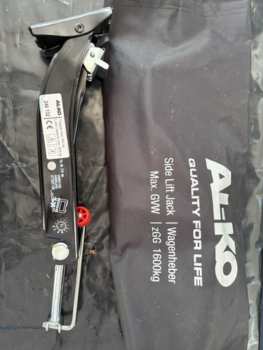Caravan side lift - side,