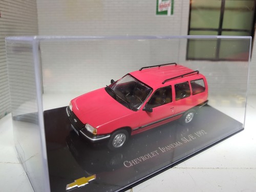 Scale model 1984 vauxhall - scale,