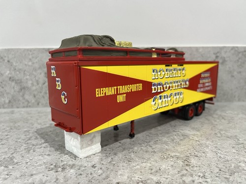 Corgi twin axle box trailer - corgi,