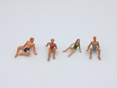 Preiser figures sitting - preiser,