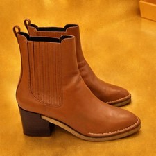 Tod’s Tan Leather Chelsea