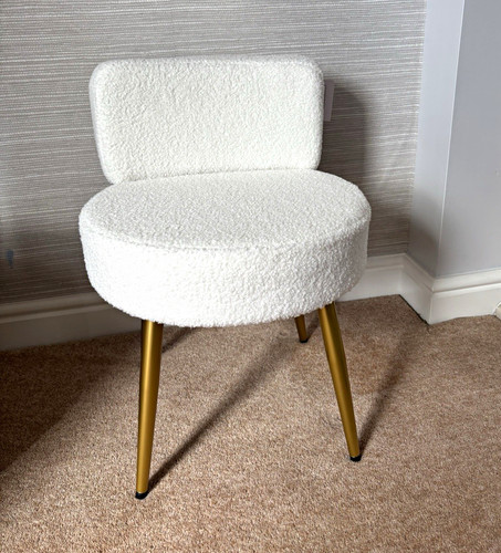Living and home white boucle - and,