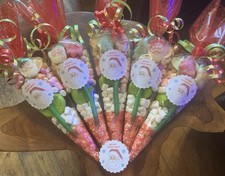 15x Christmas Party Cones Pre Filled Sweet Bags , Ideal End Of Term Xmas Parties