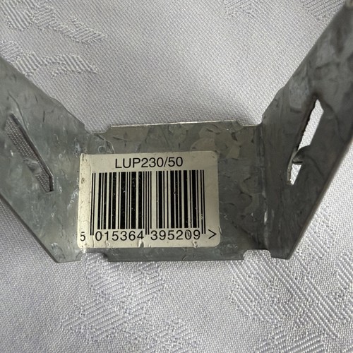 Timber joist hangers - 24,