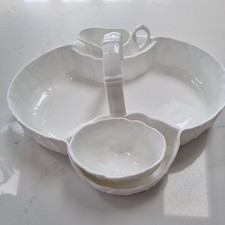 WEDGWOOD BONE CHINA COUNTRYWARE  STRAWBERRY SERVER  WITH JUG AND BOWL COALPORT