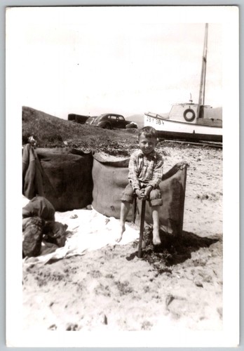 Vtg snapshot boy - vtg, b&w