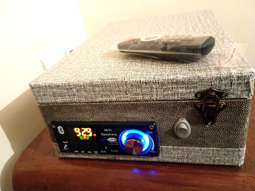 Vintage tube radio - vidor, cn