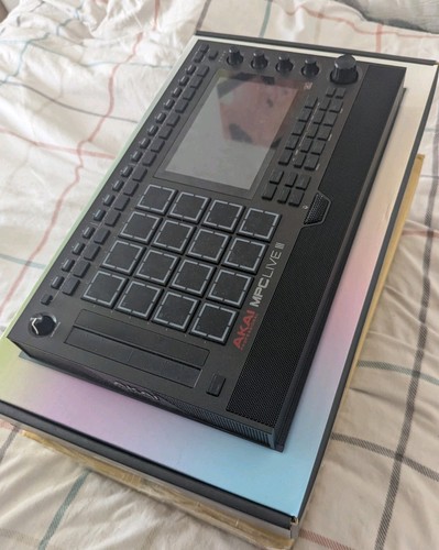 Akai mpc live iii - akai,