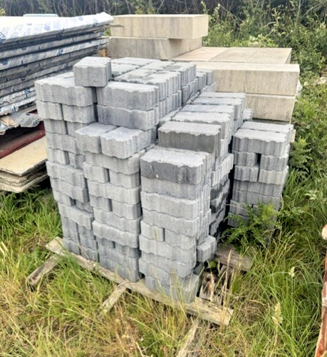 280no grey block - 280no., (5.5m2)