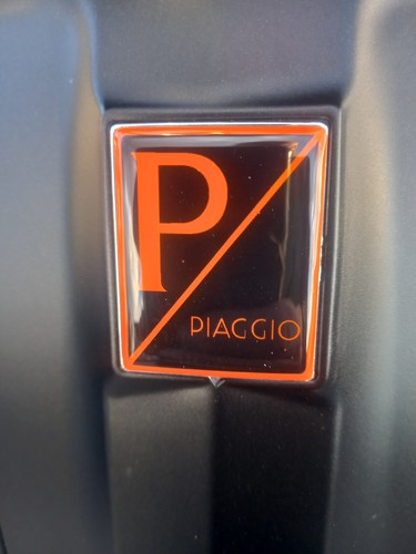 Vespa gts gel badge - ,