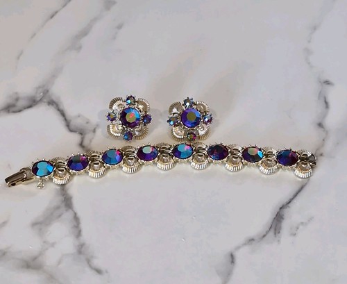 Vintage jewelcraft signed gold - vintage,