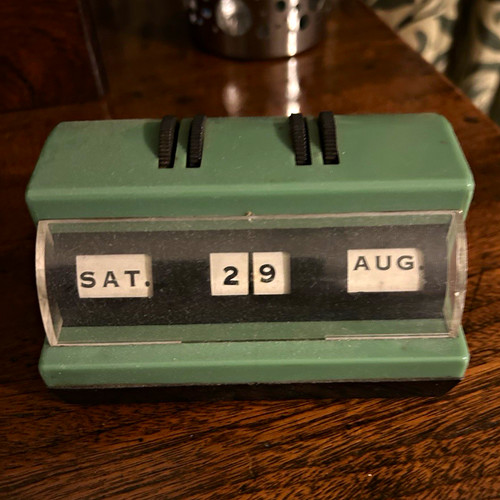 Vintage desktop perpetual - desktop,