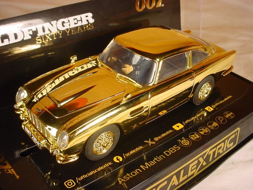 Scalextric aston martin - scalextric,