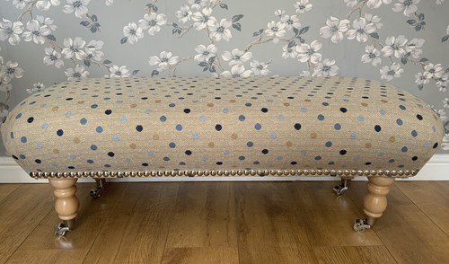 New footstool laura - new,