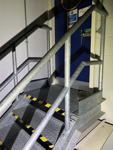 Galvanised steel straight - galvanised,