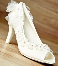 WEDDING SHOES WHITE LACE