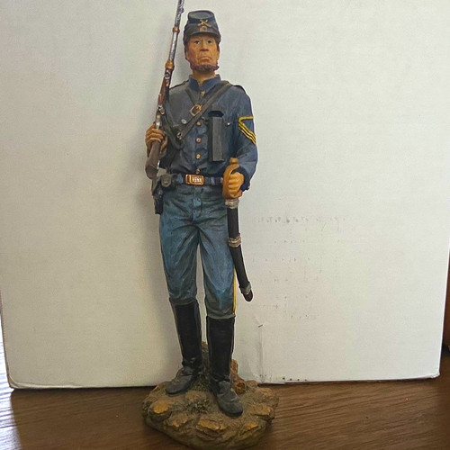 Painted resin union soldier - painted,