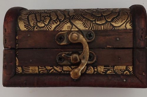 Small vintage style wooden - small, vintage-style
