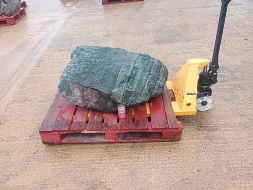 Large granite garden - ,