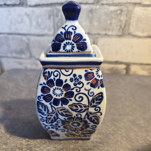 Chinese porcelain ginger jar - porcelain,