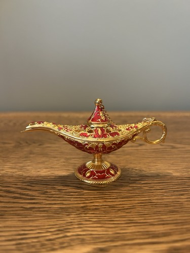 Unique red and gold aladdin - red,