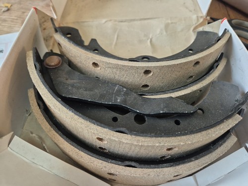 Rear brake shoes - shoes, sf