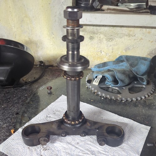 Ybr250 bottom yoke - bottom, genuine