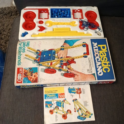 Vintage plastic meccano set - meccano,